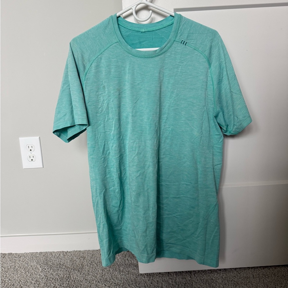 Lululemon T-Shirt